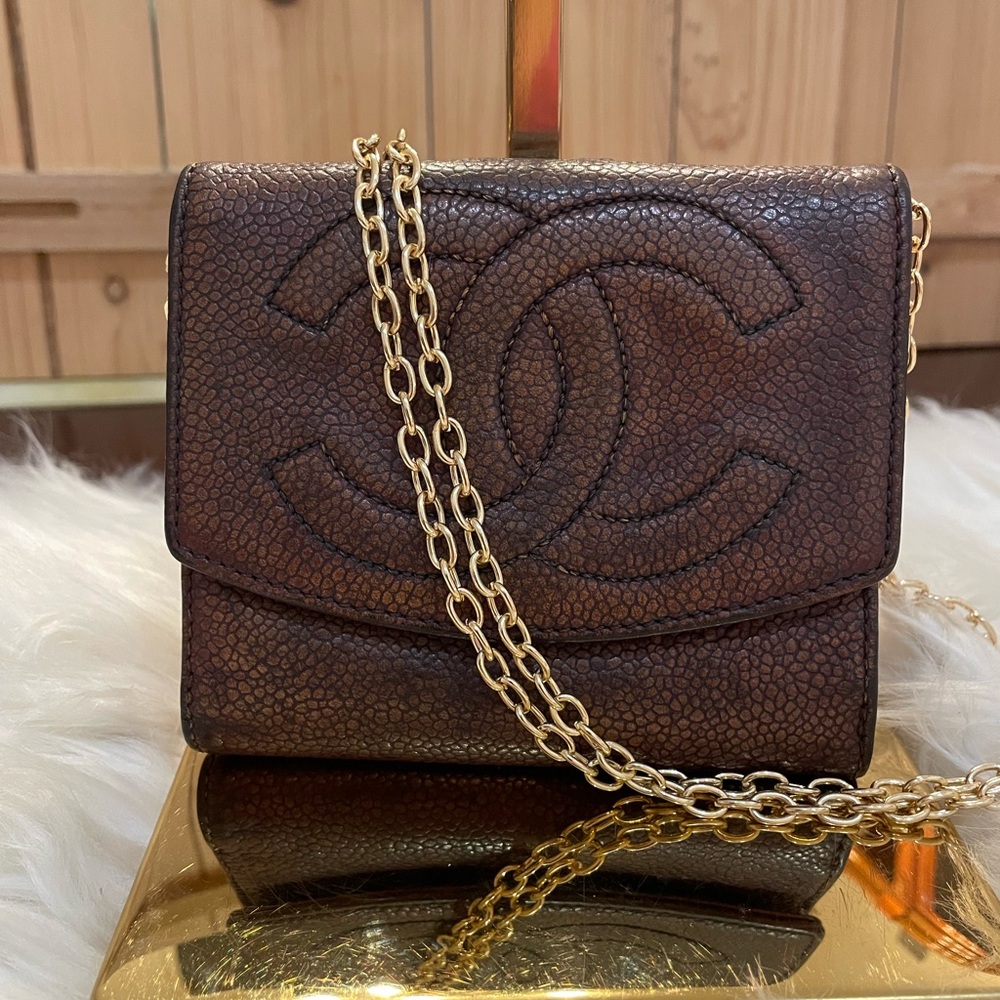 CHANEL Vintage Brown Quilted Caviar Leather Compact Wallet with CC Logo - Picture 17 of 17